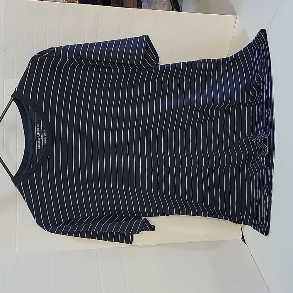 Banana republic tee-shirt large blue/white.